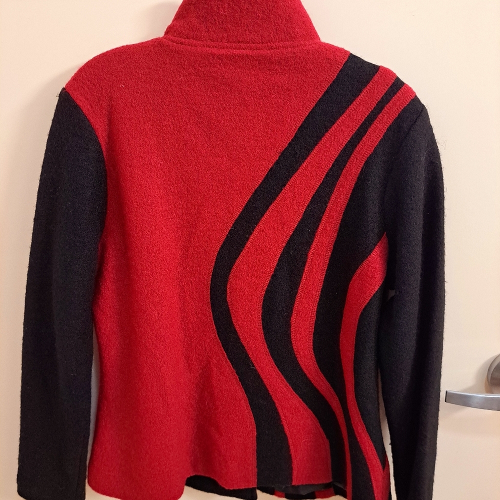 NORTHSTYLE FLATTERING LINES BOILED WOOL JACKET BLACK/RED M - Picture 3 of 4